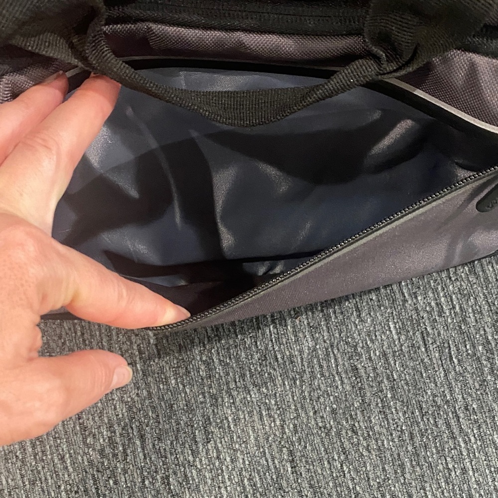 Dell Gray and Black Laptop Briefcase with Blue Accent - Picture 3 of 8